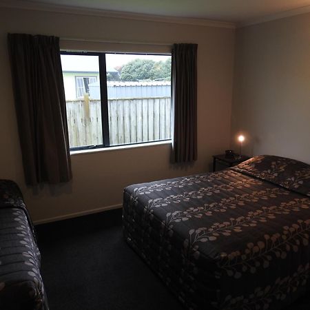 Tudor Lodge Motel Hawera Exterior foto