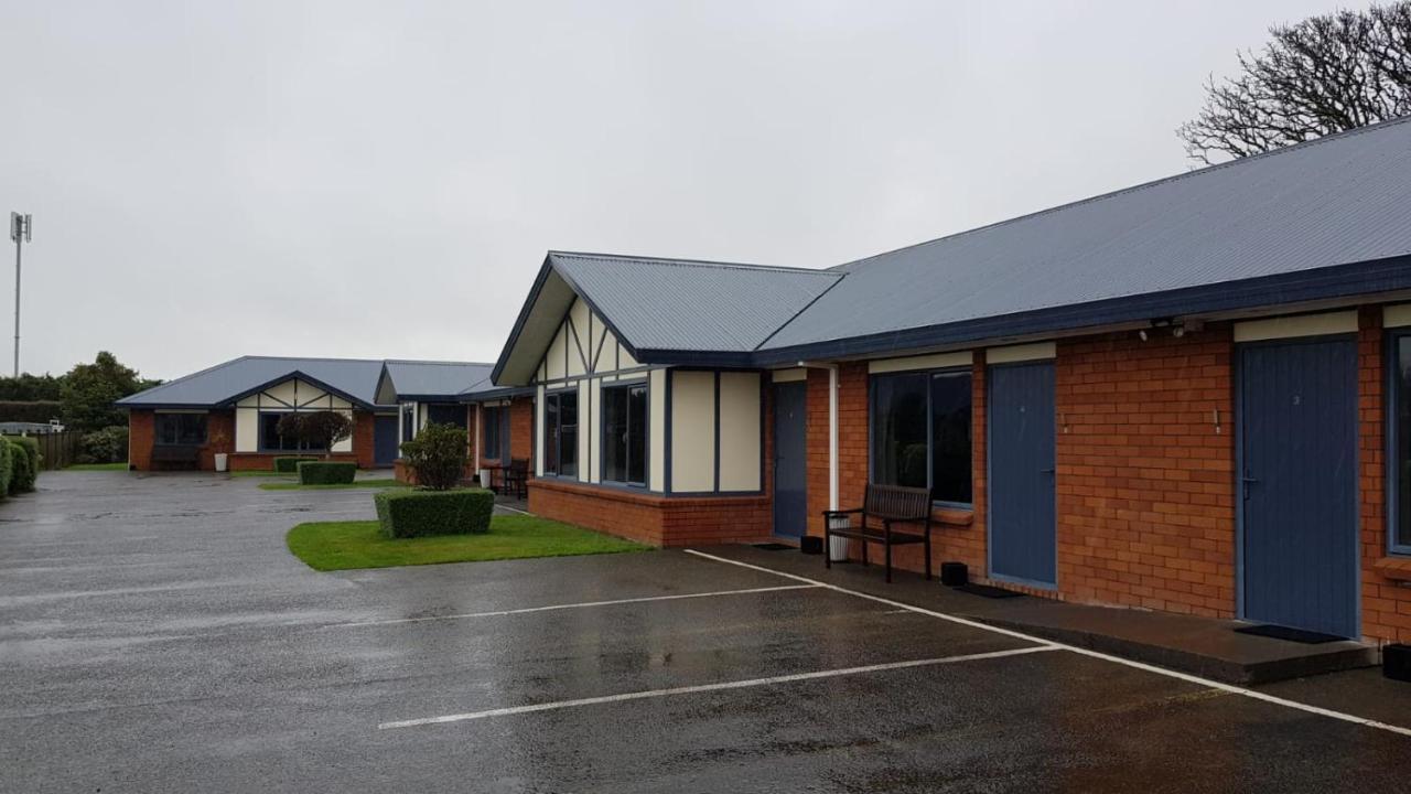 Tudor Lodge Motel Hawera Exterior foto