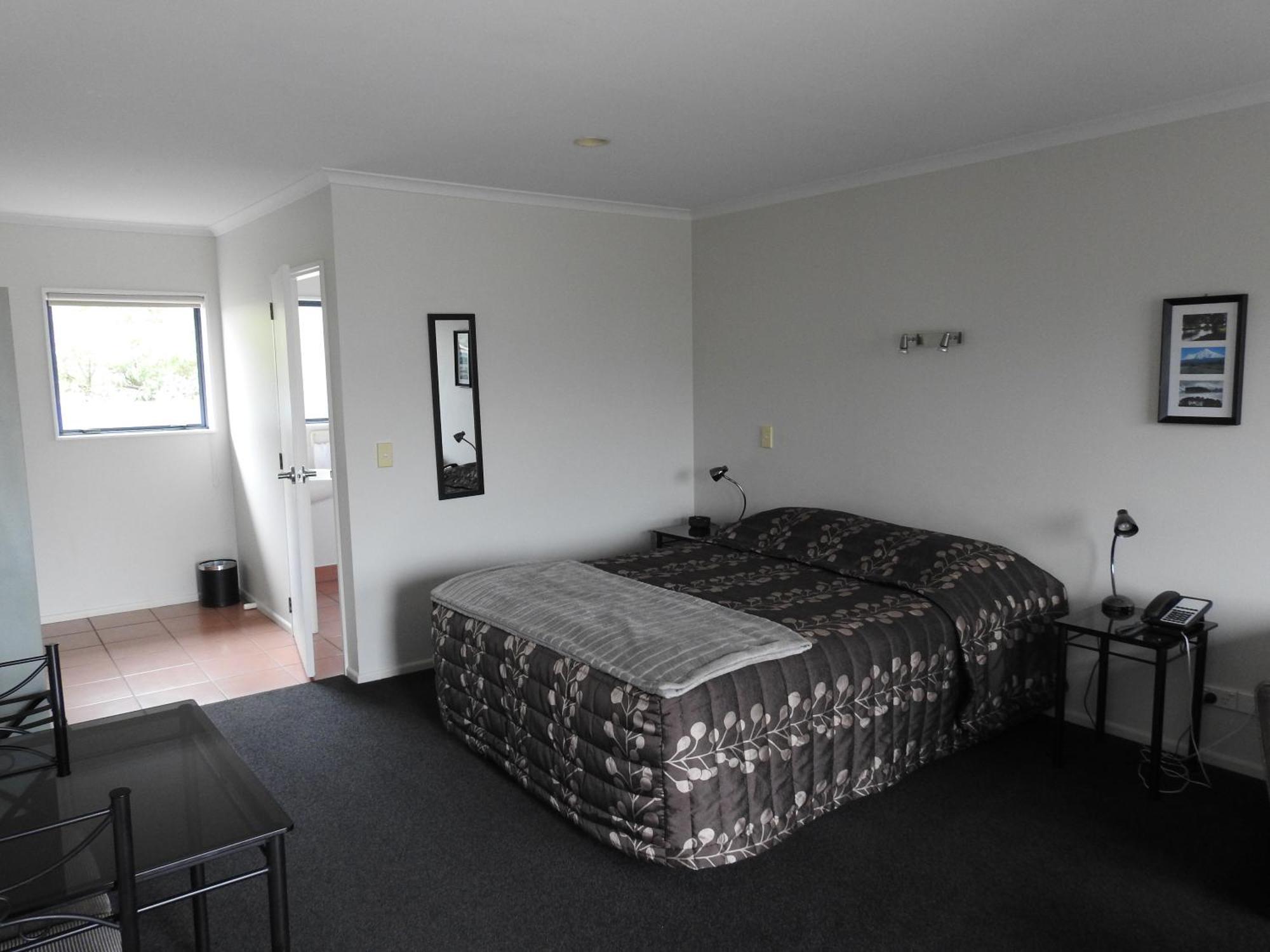 Tudor Lodge Motel Hawera Exterior foto