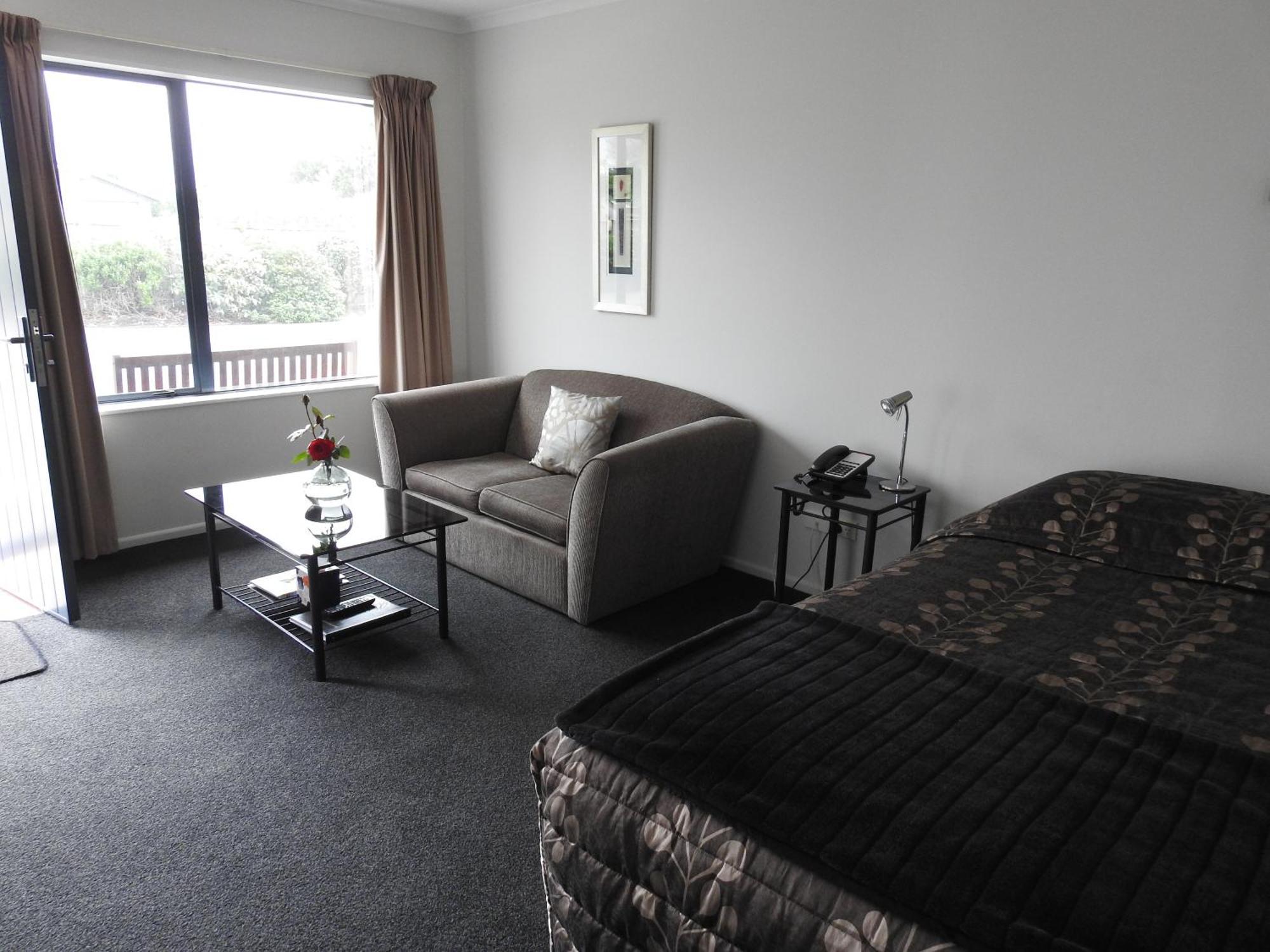 Tudor Lodge Motel Hawera Exterior foto