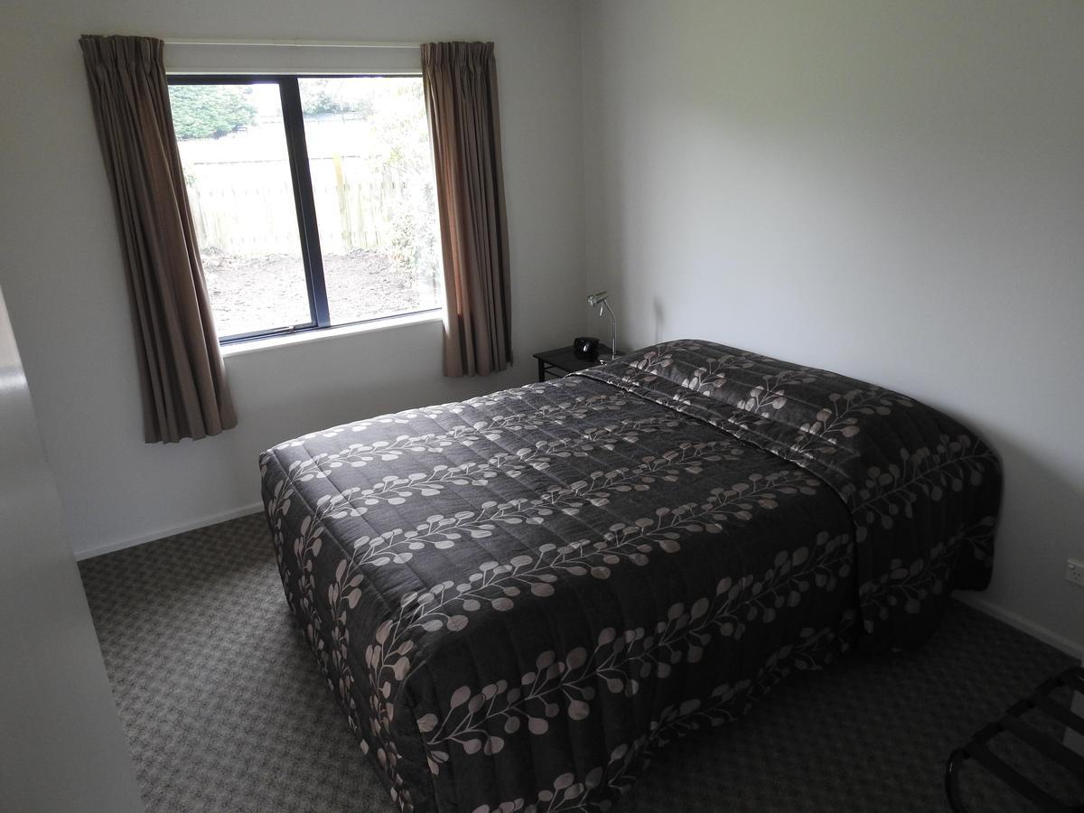Tudor Lodge Motel Hawera Exterior foto