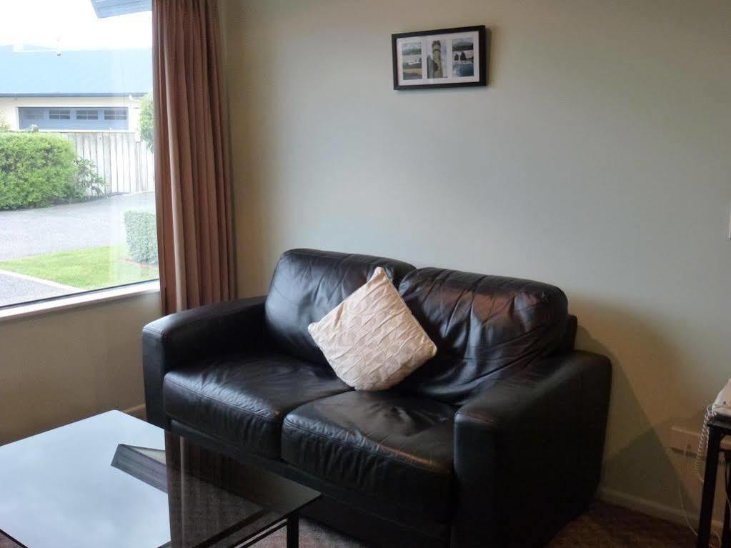 Tudor Lodge Motel Hawera Exterior foto